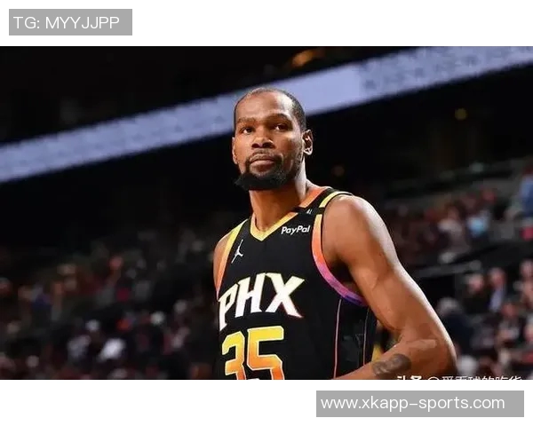 杜兰特表现稳定半场8投5中贡献11分5助攻助力球队争胜 杜兰特表现稳定半场8投5中贡献11分5助攻助力球队争胜